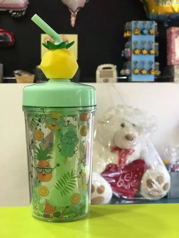 Botella de plástico con fruta - Imagen 2