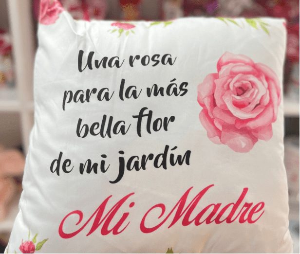 tienda de regalos originales en Madrid cojines personalizados de San Valentín