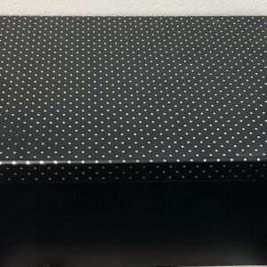 Caja de Regalo Negra con Diseño de Puntos Blancos - Elegancia y Estilo