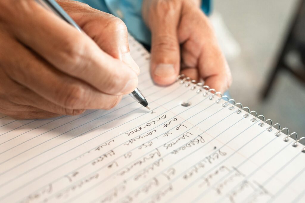 mano escribiendo, Detalles para el Día de la Madre